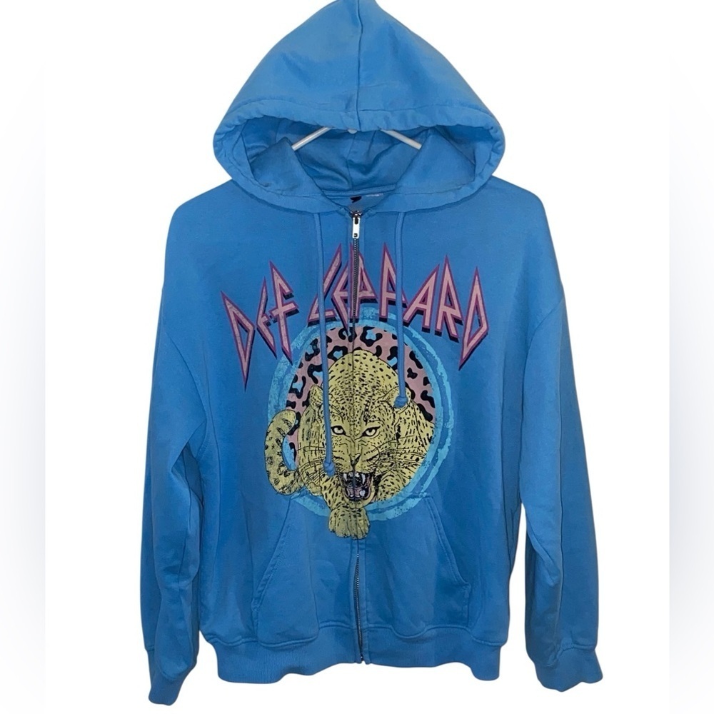 H&M Def Leopard Graphic Hoodie Light Blue pink Band Tee casual wear 80s Rocker